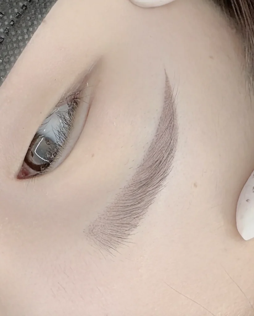 What’s the Best Eyebrow Tattoo for Cancer Patients?